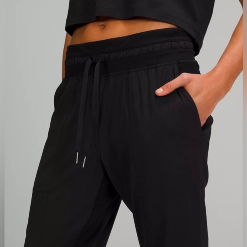 Lululemon • Dance Studio Mid Rise Cropped Pant Black Size 10 - Picture 2 of 7